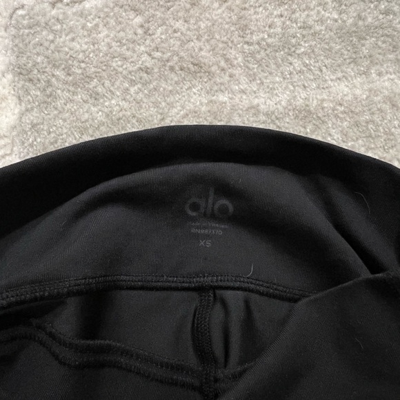 Set: Alo yoga High-Waist Electric Legging and bra